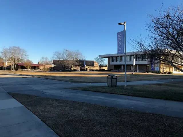 Lenoir Community College campus