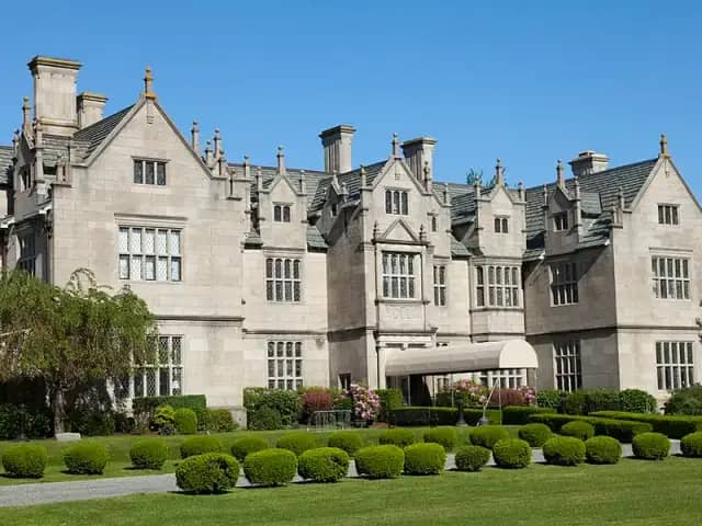 Salve Regina University campus